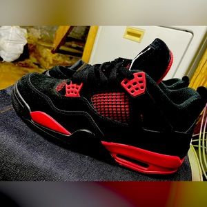 Mens Size 10 Red Jordan 4 Retros (Red Thunder)